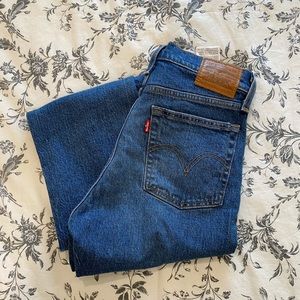 NWOT levis jeans